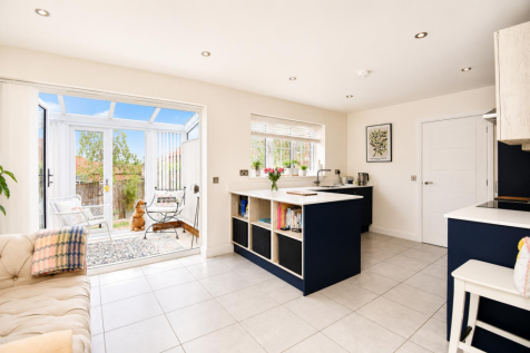 Kitchen / dining room