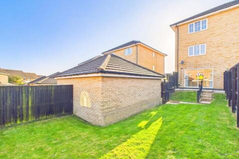 CAM01909G0-PR0320-STILL011