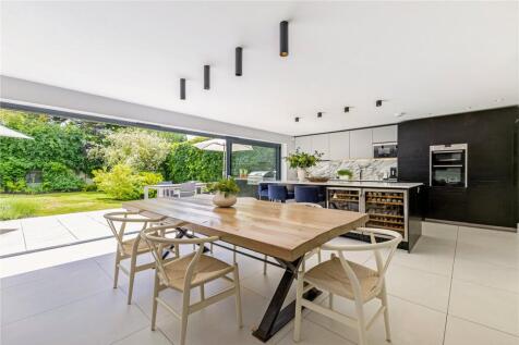 Kitchen/Dining