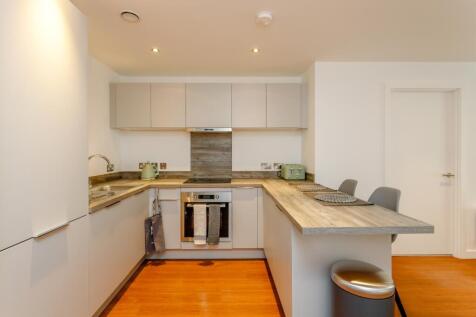 8381593-interior78