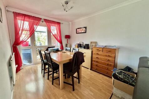 Lounge / Dining Room