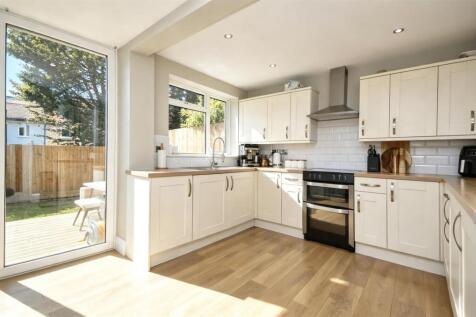 Kitchen / Breakfast Room