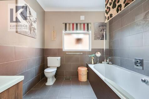 The Warren, Worcester Park - KT4 7DL