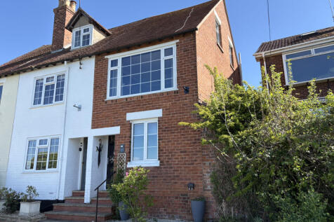 3 Bedroom Semi Detached Cottage for Sale