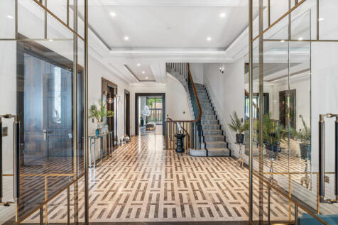 6 bed, 6 bath House in London - Photo 3