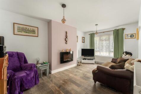 2 Holbech Hill, Farnborough-6.jpg