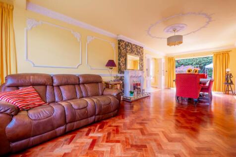 Living Room/Dining Room