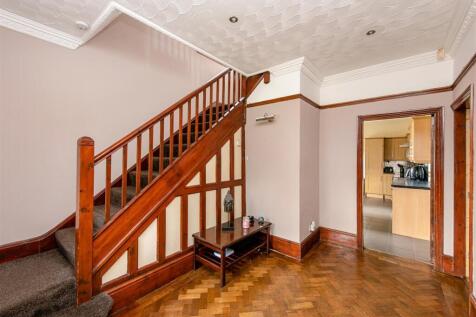 22a Richmond Road-hall1.jpg