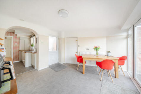 1370416-10-68f63c...