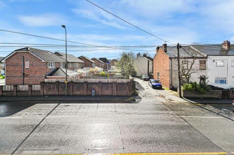 387 Leigh Road View to Front.JPG