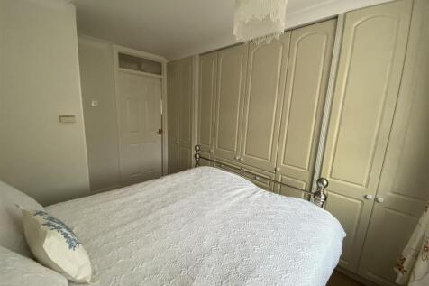 Master bedroom rear: