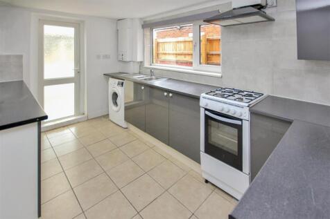 kitchen 2.JPG