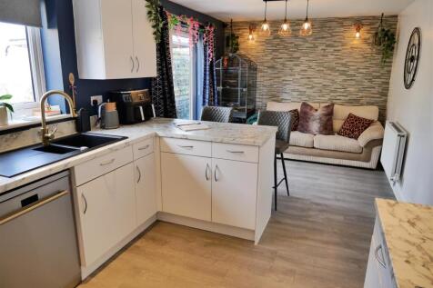 FITTED DINING KITCHEN