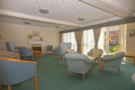 COMMUNAL LOUNGE