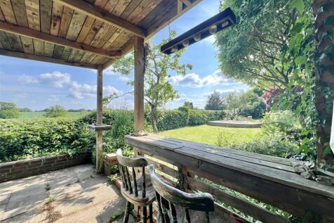 Garden - Dining 2.jpeg