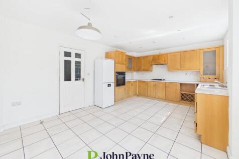 Kitchen / Dining