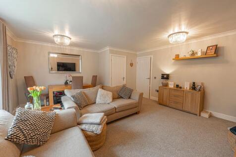 Living Room / Diner