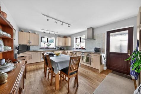 Dining room.jpg