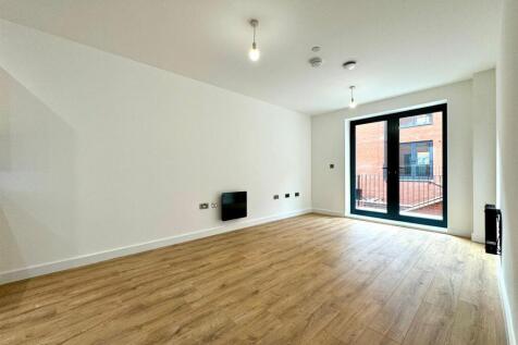 Living room pic 1.jpeg