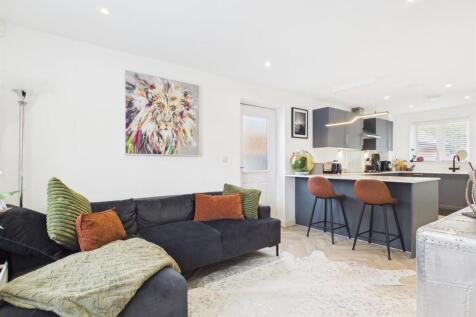 Kitchen Dining & Family Room