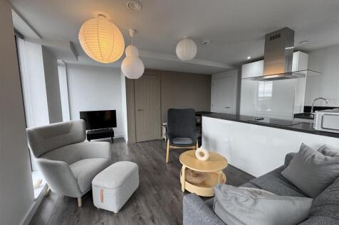 28, Neptune - Living Room.jpeg
