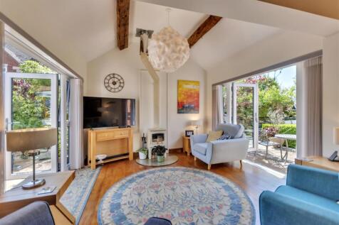 Snug and Dining Room