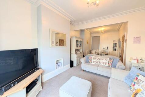 Lounge to dining