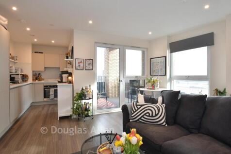 Lounge/Kitchen /Dining Room