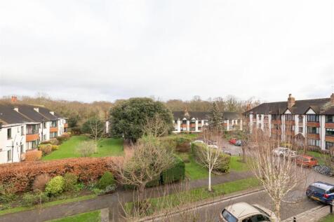 Forest Court, E11