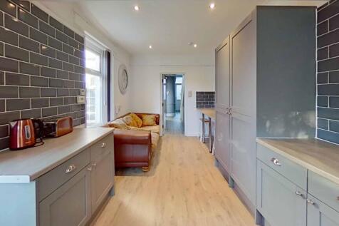 5 Bedroom House in CF37 1SS