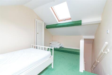 Annexe Attic Room