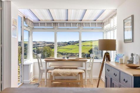 A12 - 13 Town Park, Loddiswell - 250922.jpg