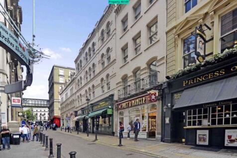 Property number 46149.
Stunning (c600 square feet), quiet, top (fourth) floor, bright one bedroom Charing Cross penthouse apartment in the heart of the city, with a huge bedroom, part of which is set