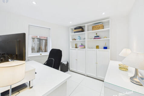 8dae271a20f84717ab2e4422ec8aa8d4_80_CAM03852G0-PR0