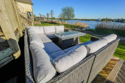 Lower Sundeck View