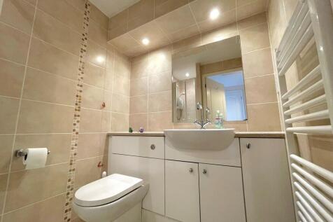 2 Barton Court Sh...