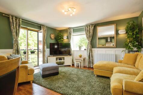Living/Dining Area