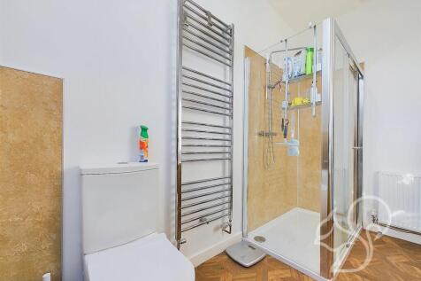 PRINCIPAL ENSUITE