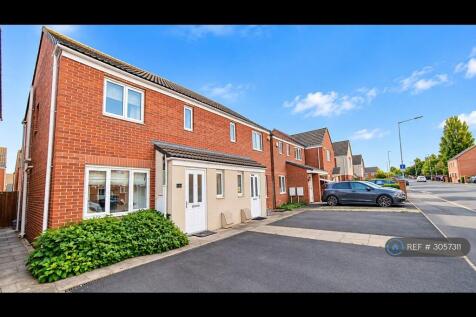 3 Bedroom Semi-Detached in WV2 2NU