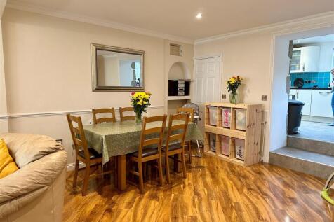 Dining Area.jpg