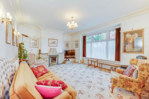 KITCHEN, DINER AND LIVING ROOM