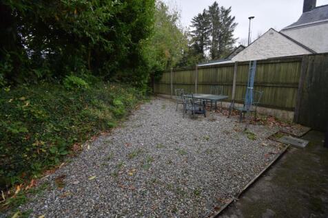 Cottage - Courtyard.JPG