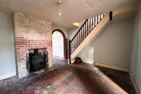 Dining Room: