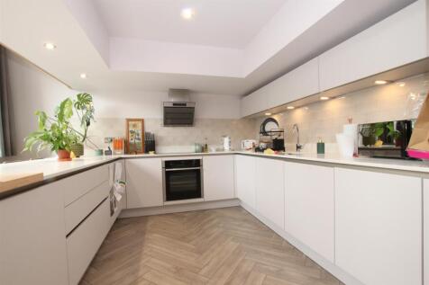 Kitchen.JPG