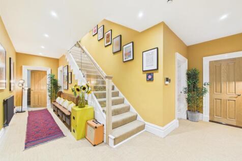 CAM03604G0-PR0386-STILL017.jpg