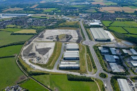 Distribution Warehouse to rent in hoyland