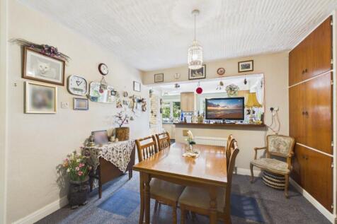 Kitchen/Breakfast Area