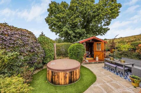 59 Woodfield Avenue, Drayton-Small-PorticoMarketin