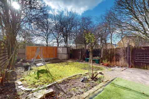 4 Bedroom House, Beckton, E6 For Sale By Barrain L