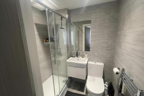 Bathroom 52 BW .jpg